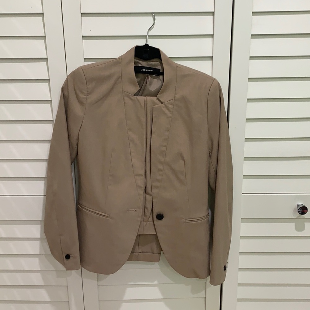 NWT Zara Blazer size 34 and pants size 2